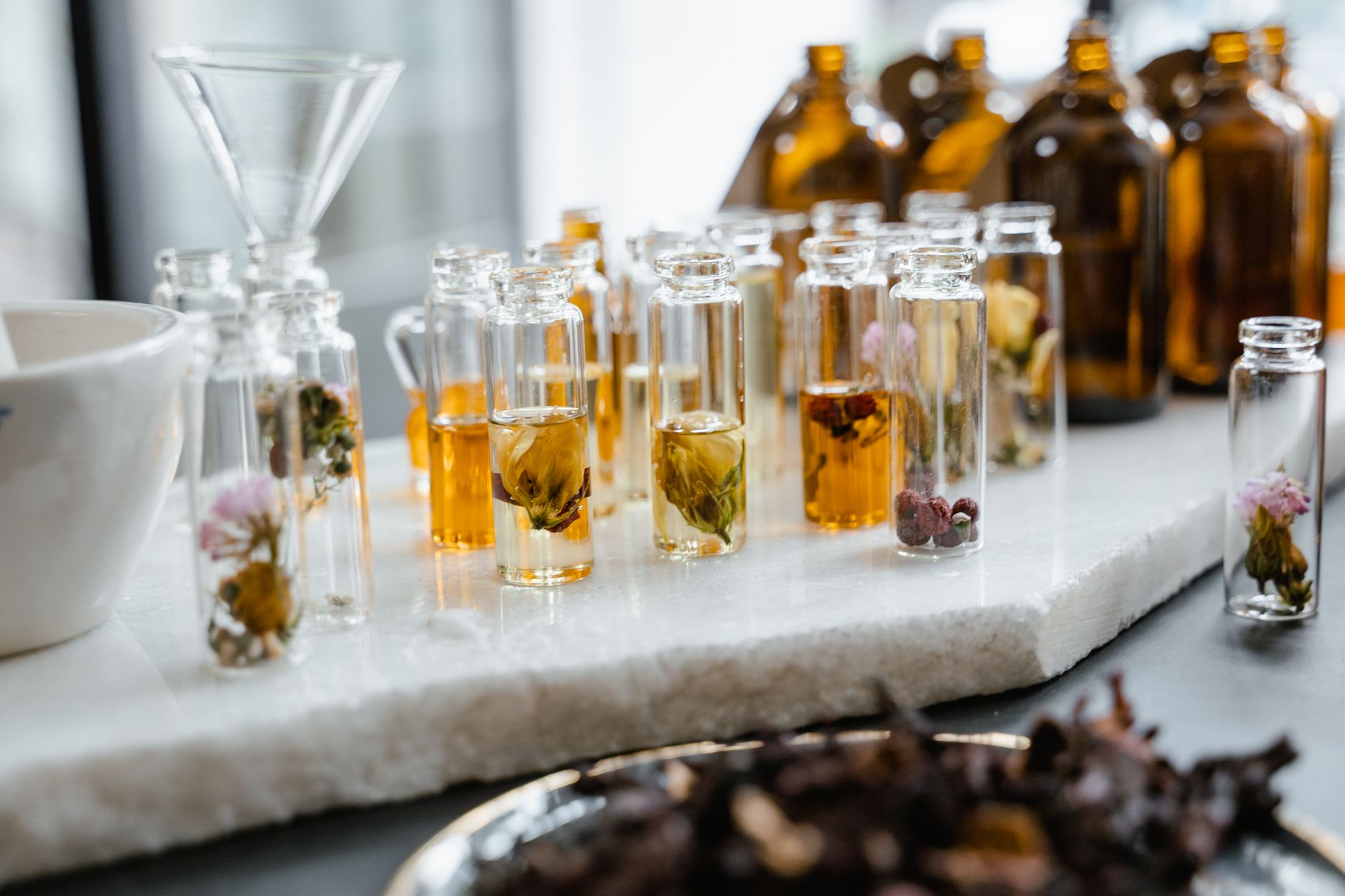 Huiles florales aromatiques en flacons de verre